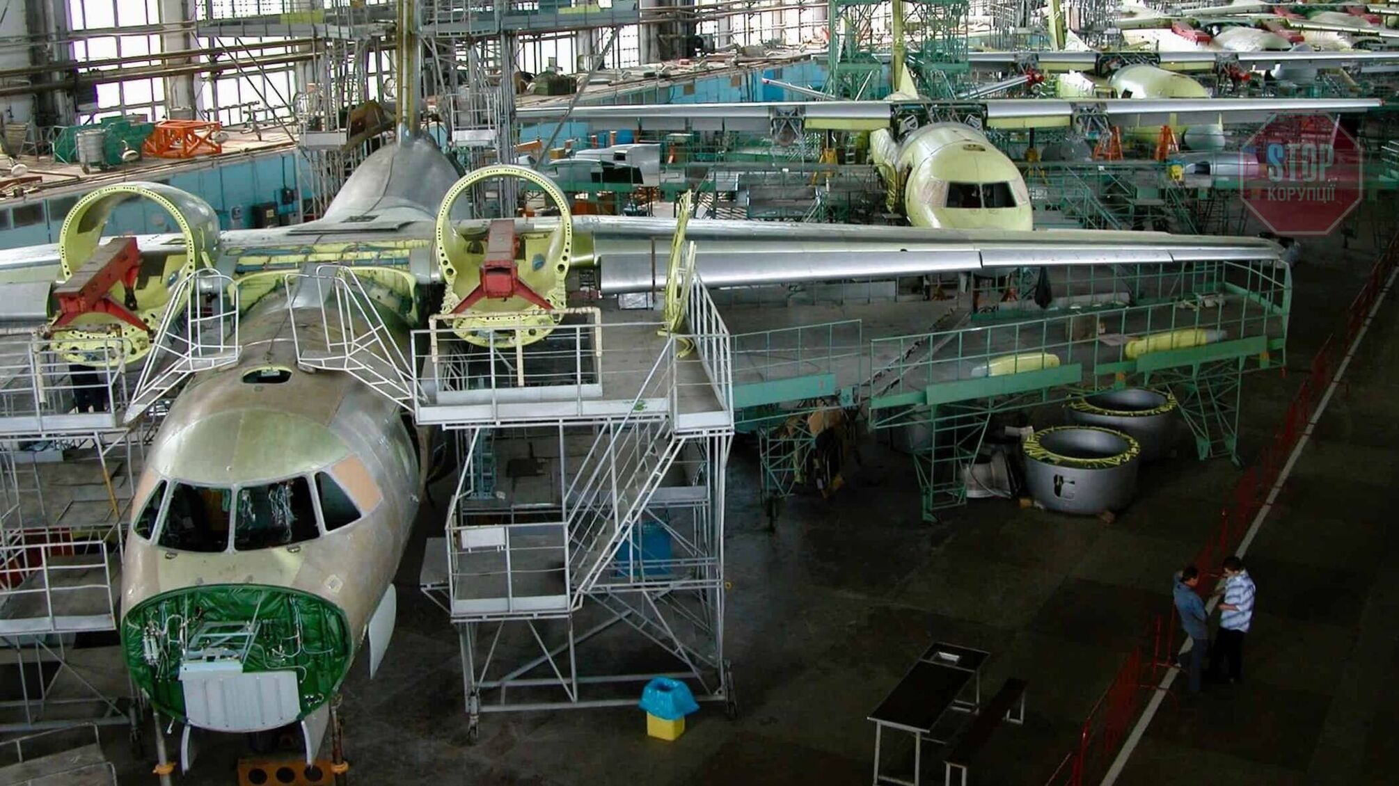 Силовики викрили експосадовця Харківського авіазаводу на розкраданні 30 млн гривень