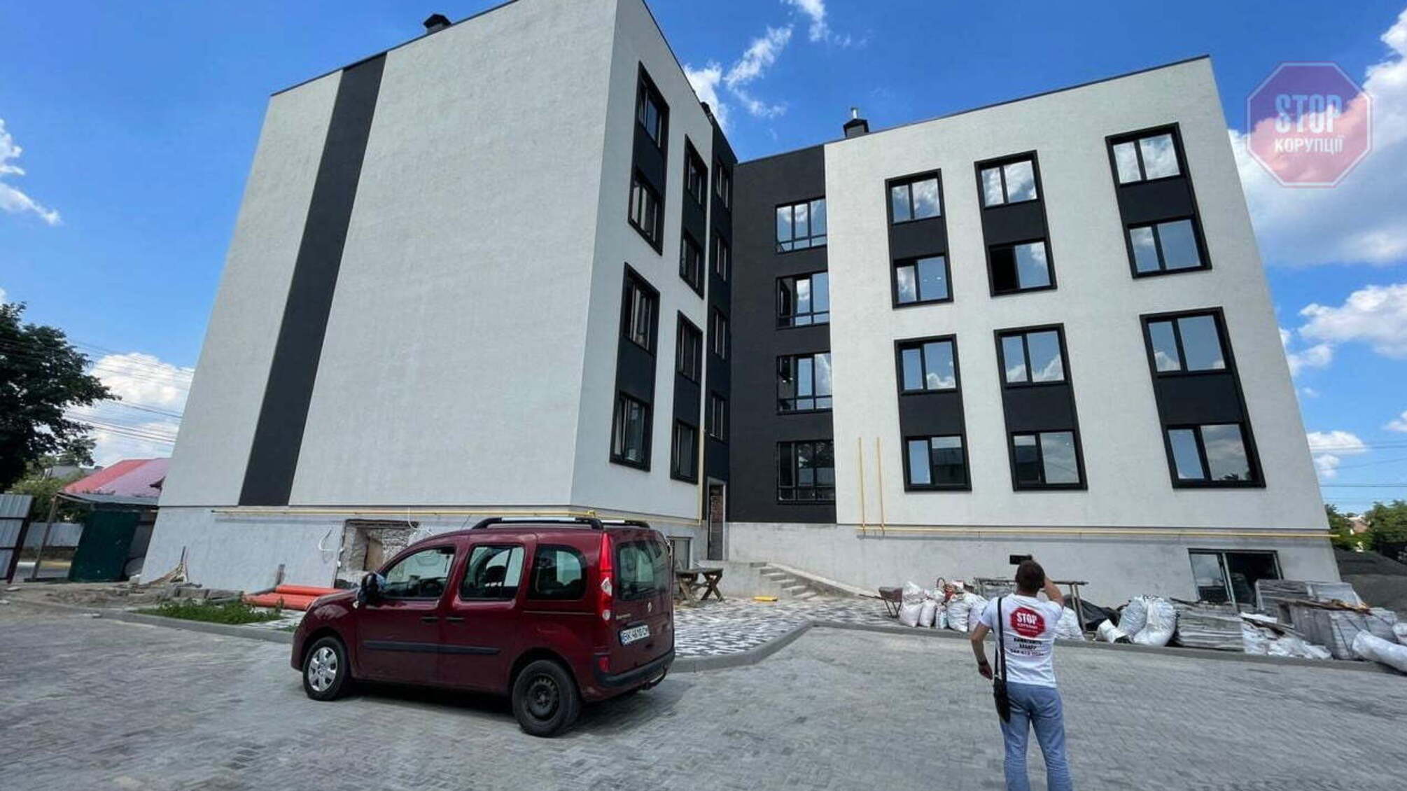 Замість дачі – новий ЖК: в Ірпені людям продають квартири в будинку, щодо якого тривають суди (фото)