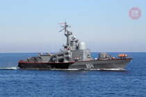 Росія направила ракетний катер до українського судна