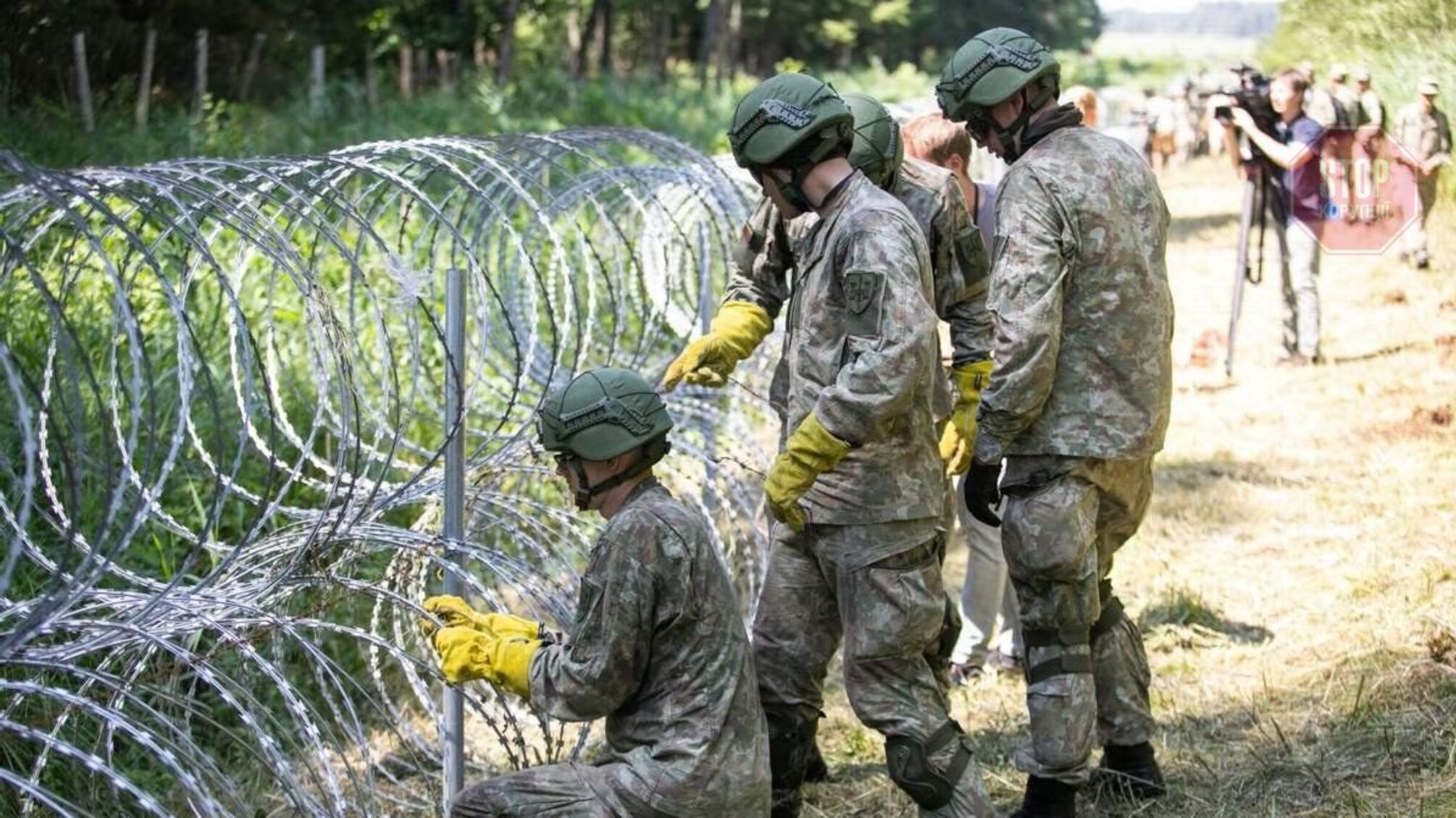 Бесконечный поток мигрантов Литва угрожает Беларуси новыми санкциями