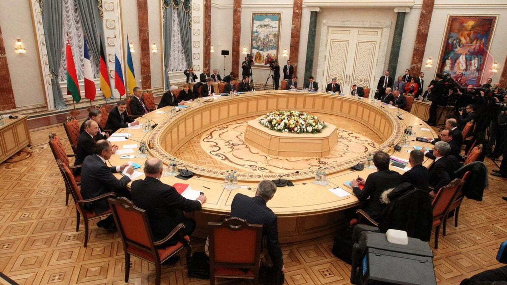 Арестович: Украина не будет участвовать в заседаниях ТКГ в Минске