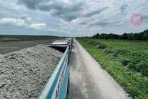 «Велике крадівництво» триває: на Дніпропетровщині продовжують незаконно вивозити пісок на будівництво дороги Н-31