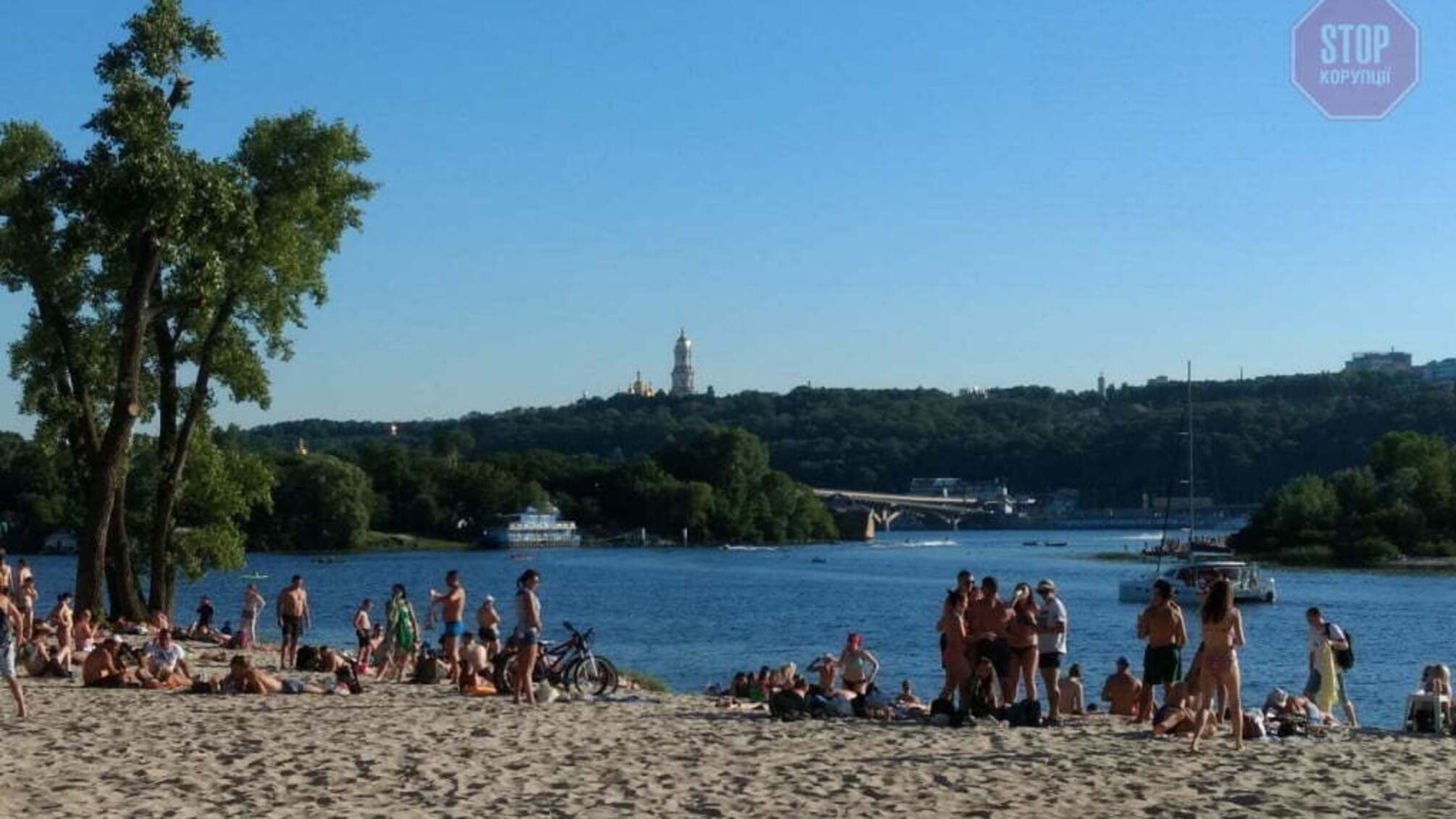 На усіх пляжах столиці заборонили купатися: що відомо