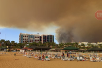 Лесные пожары в Турции: огонь подбирается к гостиницам с украинцами