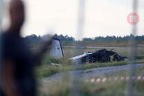 В Швеции разбился самолет недалеко от аэропорта, 9 человек погибли (фото)