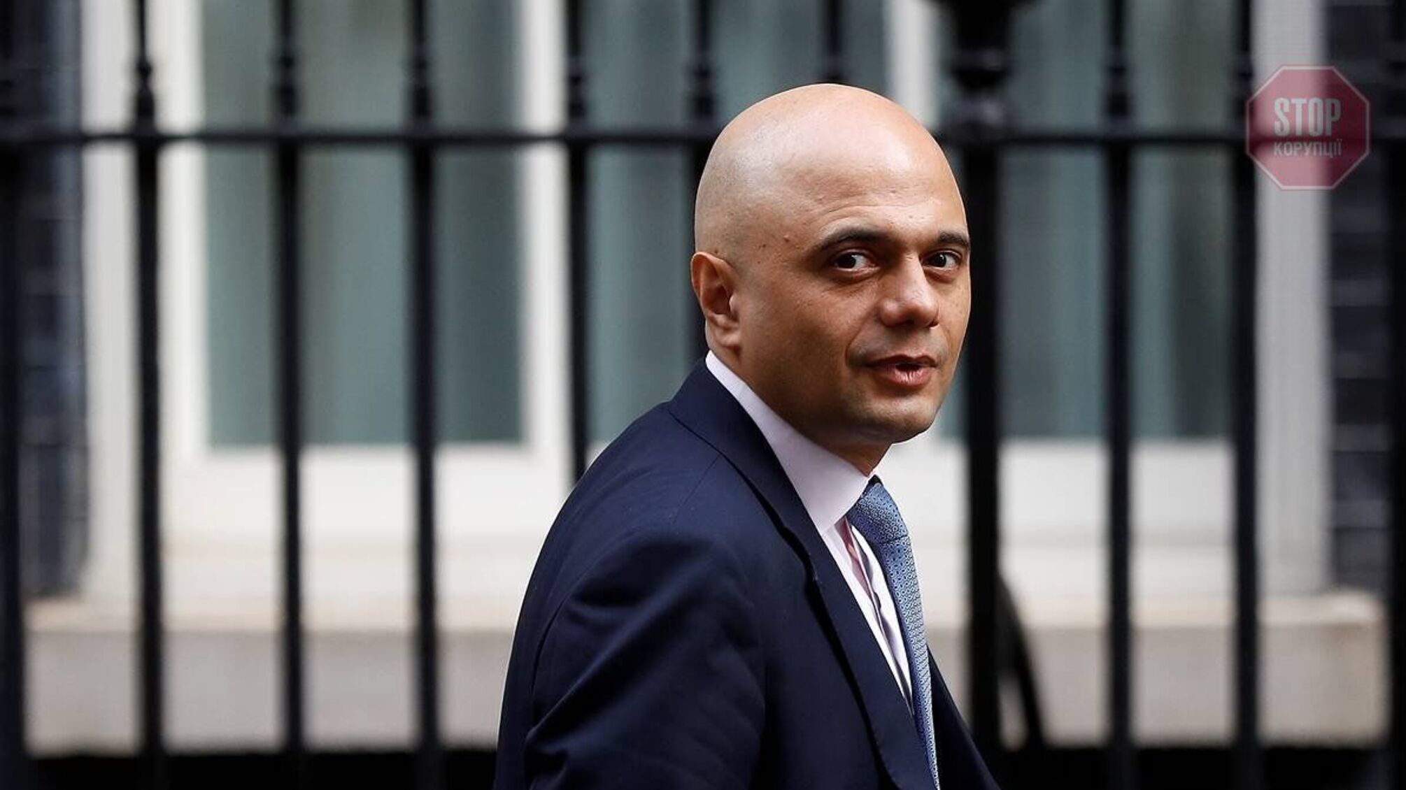 Глава МОЗ Британії заразився COVID-19 після щеплення