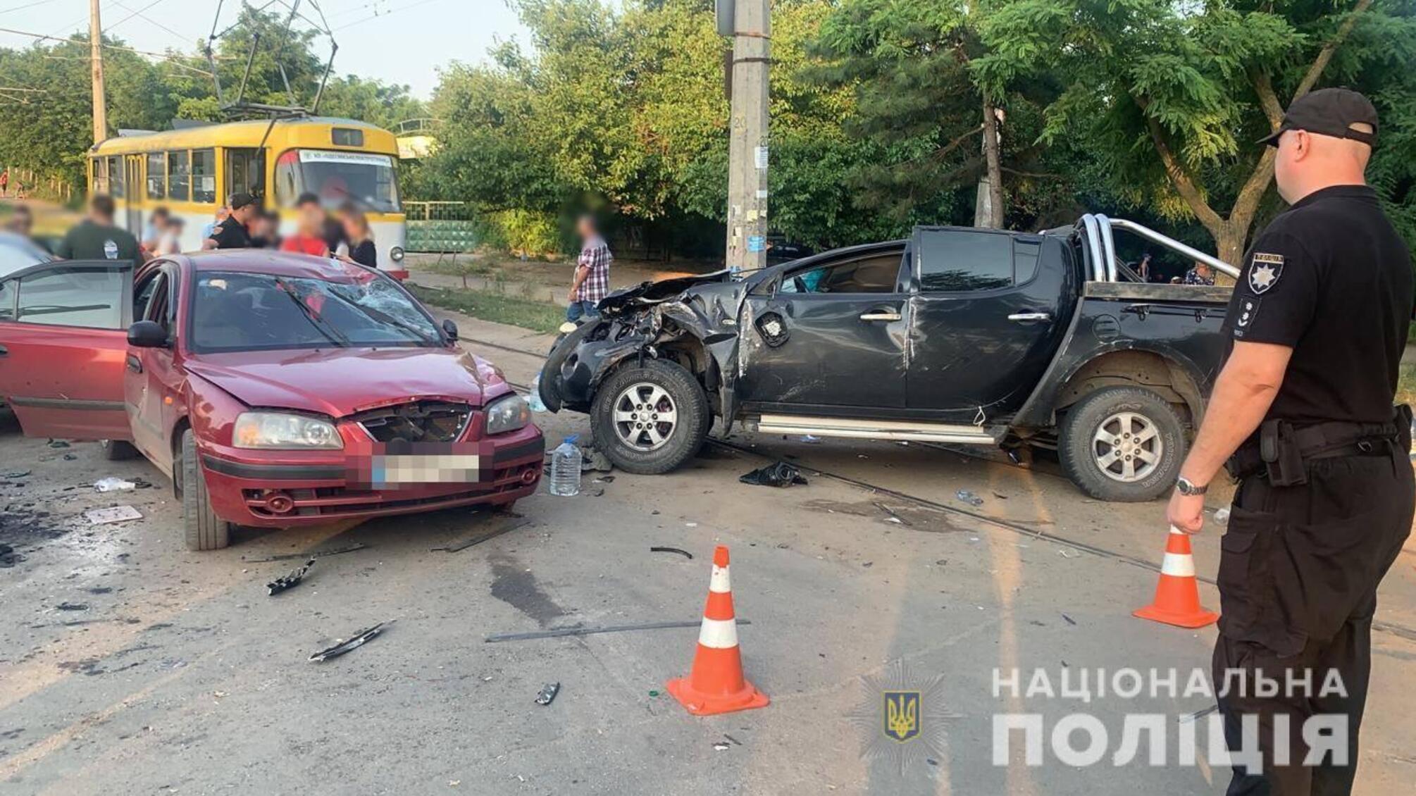 Одеські поліцейські встановлюють обставини ДТП біля Молодої Гвардії