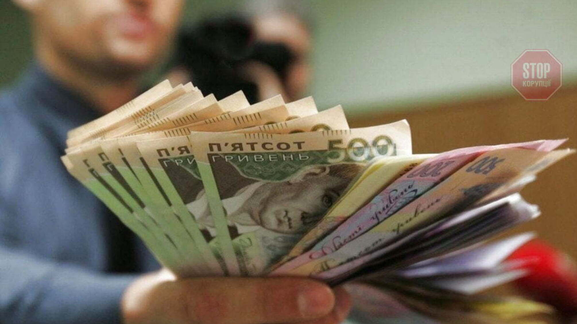 В Україні середня зарплата вперше в історії перевищила 500 доларів