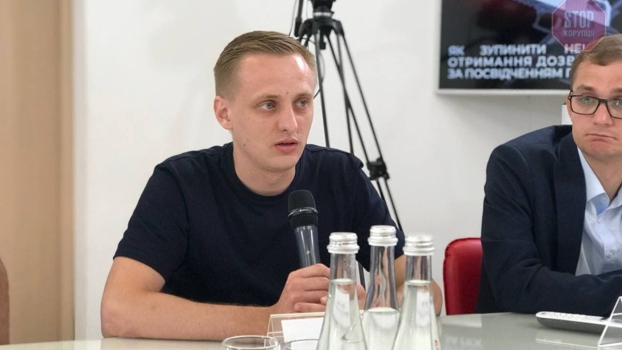 Купить удостоверение журналиста можно за несколько минут через Viber, - расследователь