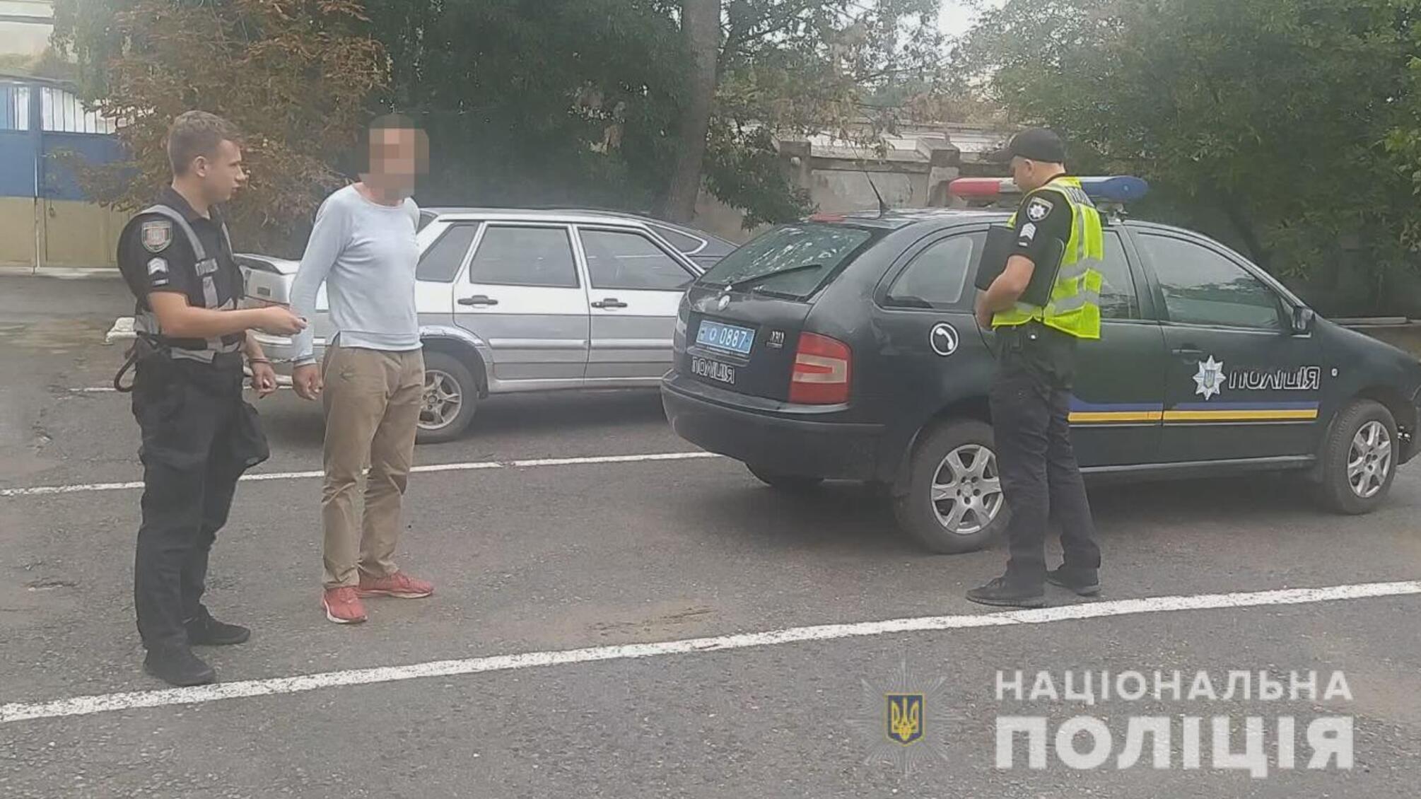 Поліцейські затримали 48-річного мешканця Березівського району за підозрою у вбивстві односельця