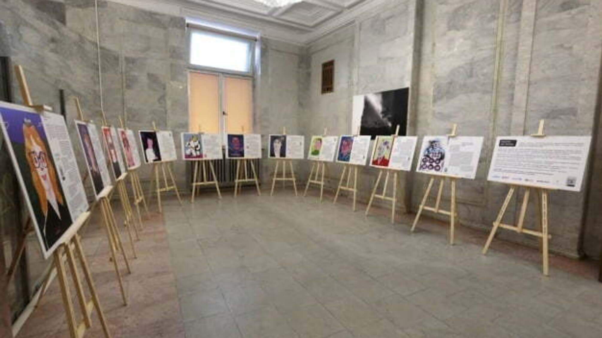 У МЗС відкрили виставку «Наука - це вона»