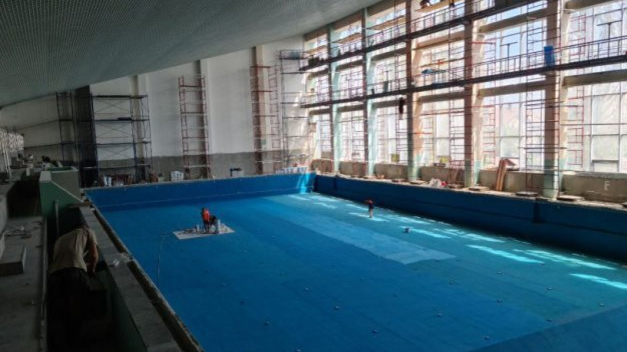 У Маріуполі реконструюють басейн з «олімпійськими» доріжками