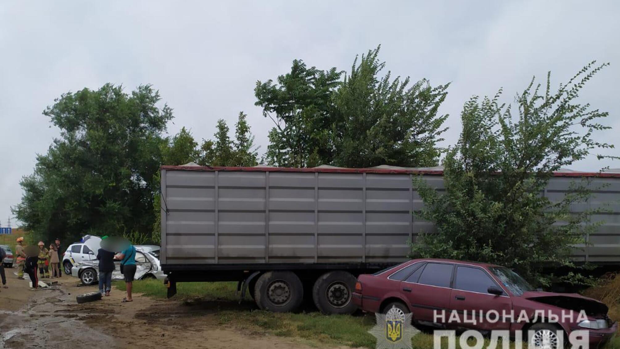 Поліцейські встановлюють обставини ДТП на трасі Одеса - Овідіополь біля Сухого Лиману