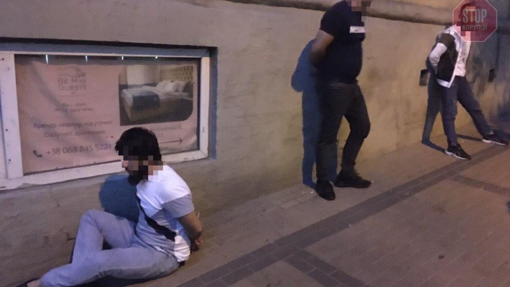 У Києві азербайджанці грабували відпочивальників клубів і ресторанів, підсипаючи їм сильнодійні препарати (фото)