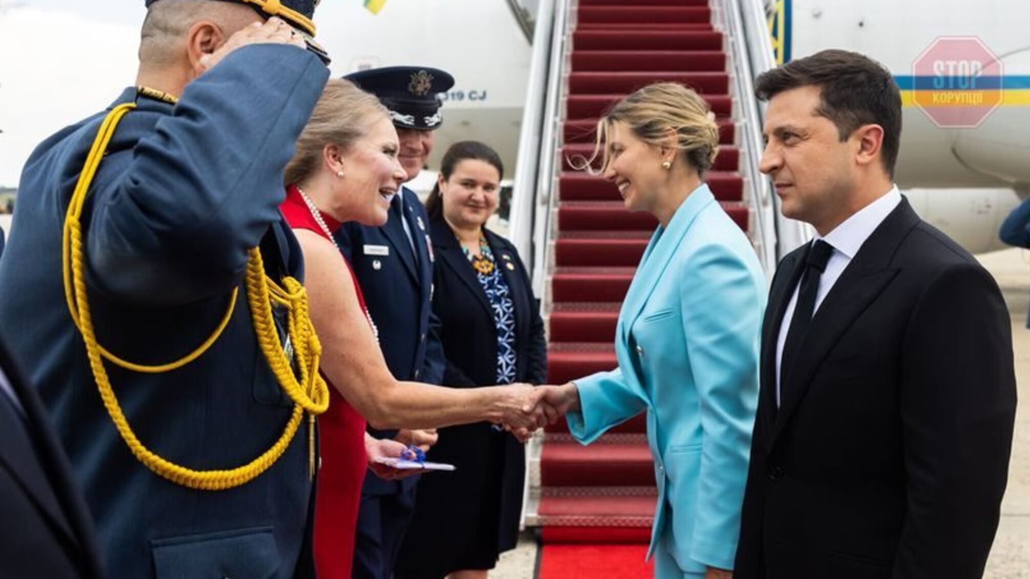 Зеленский прилетел в Вашингтон