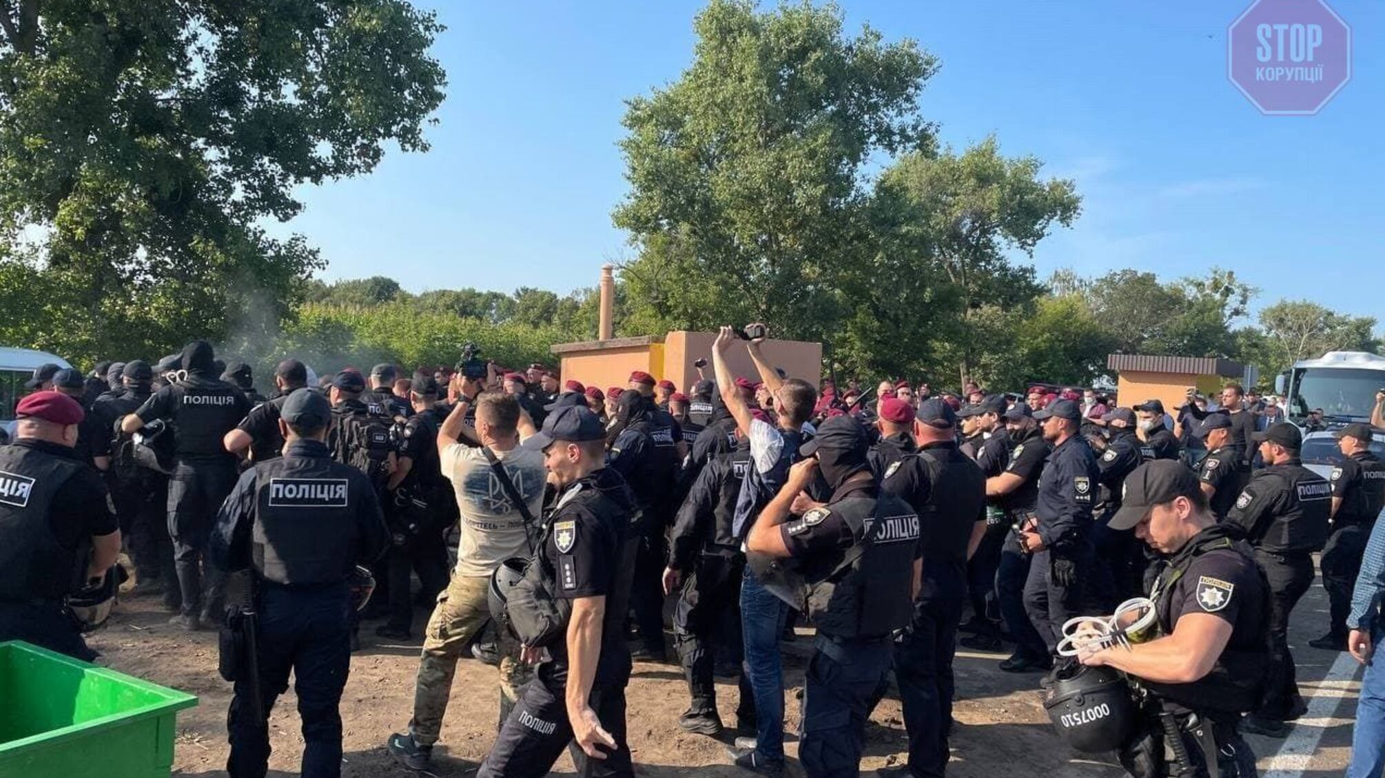 «Национальный корпус» устроил переполох на поднятии Зеленским флага в Черкасской области