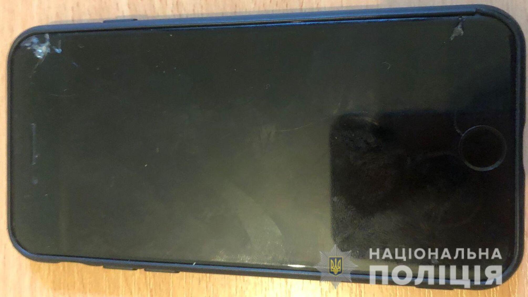 Поліцейські притягують до відповідальності двох чоловіків з Одеси та Миколаївщини за вчинення грабежів