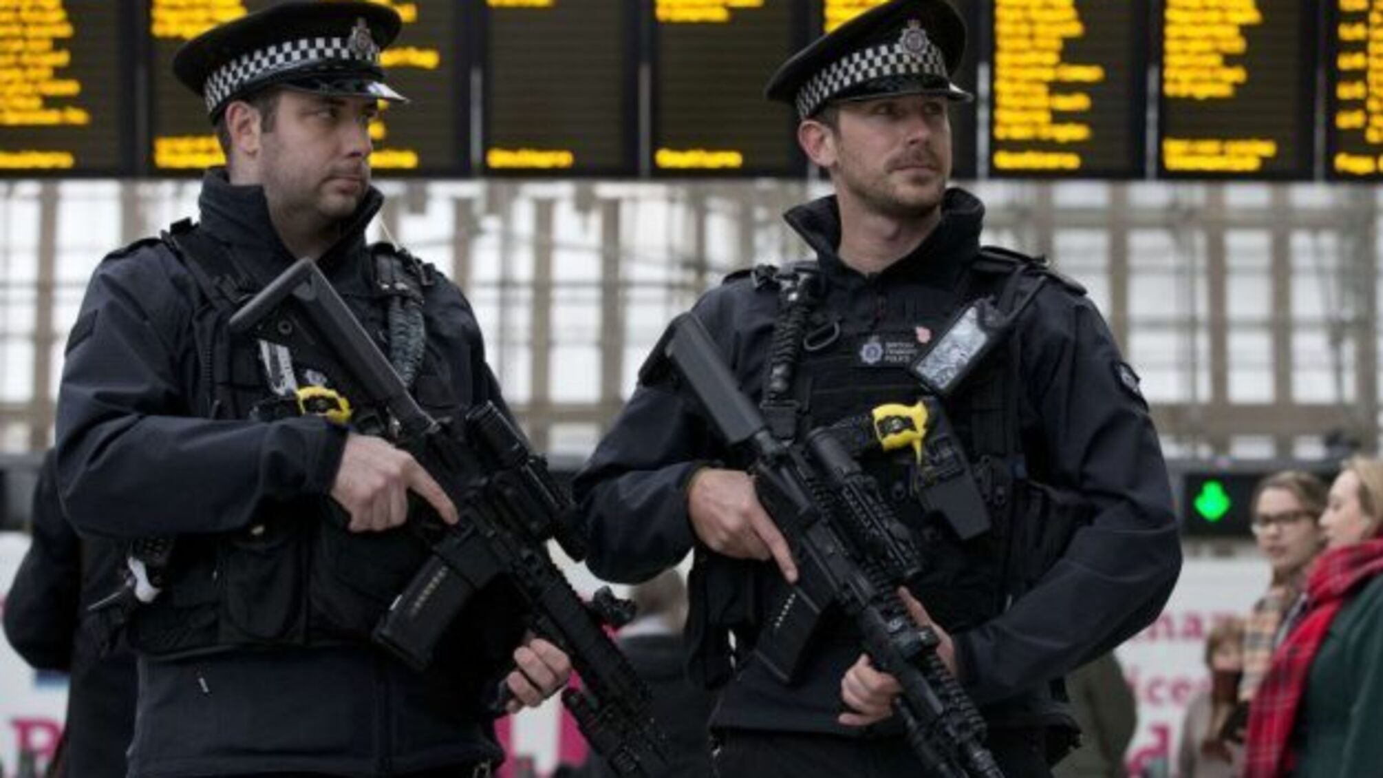 Британія може посилити вимоги до власників зброї після стрілянини у Плімуті