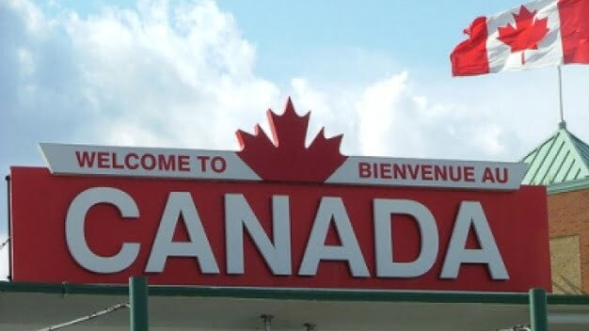 Канада відкриває кордони для вакцинованих від COVID-19 американців