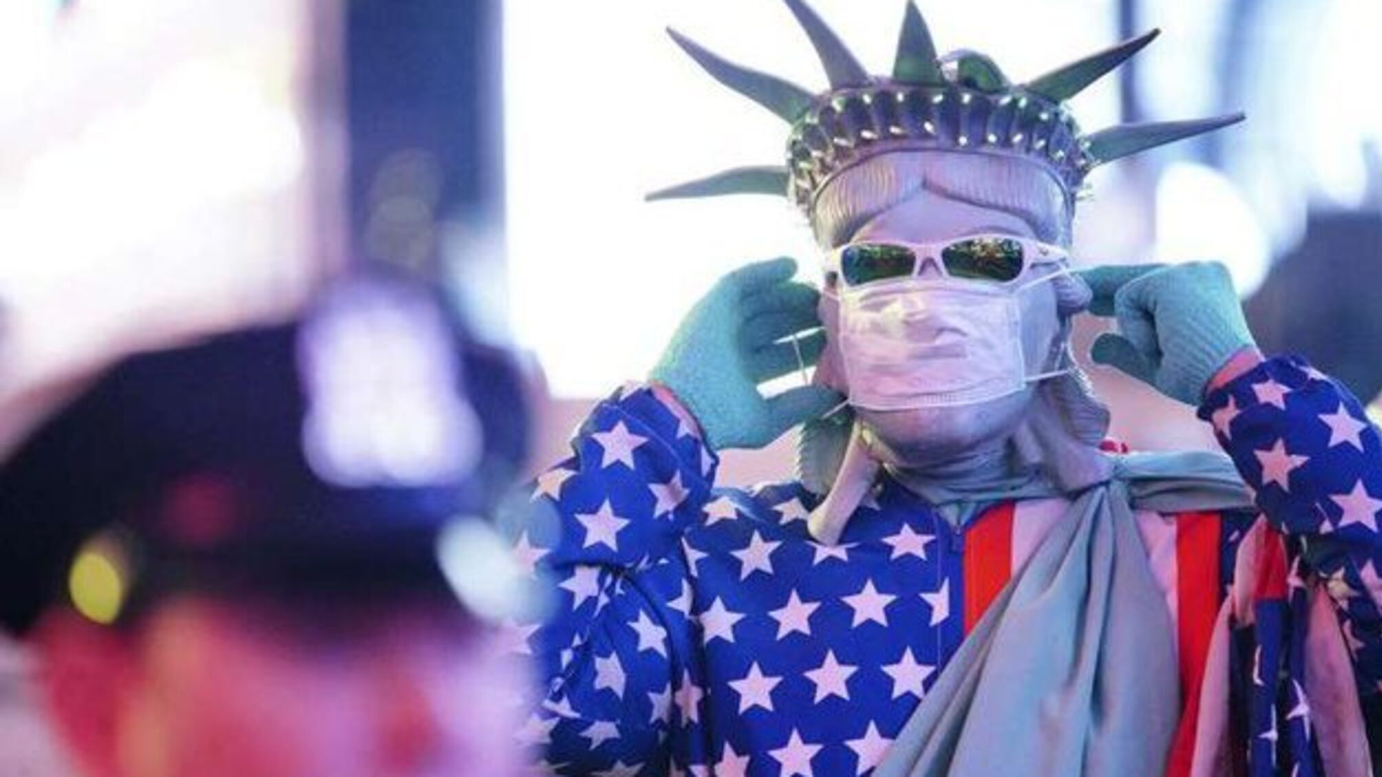 У США хочуть продовжити масковий режим на транспорті до січня