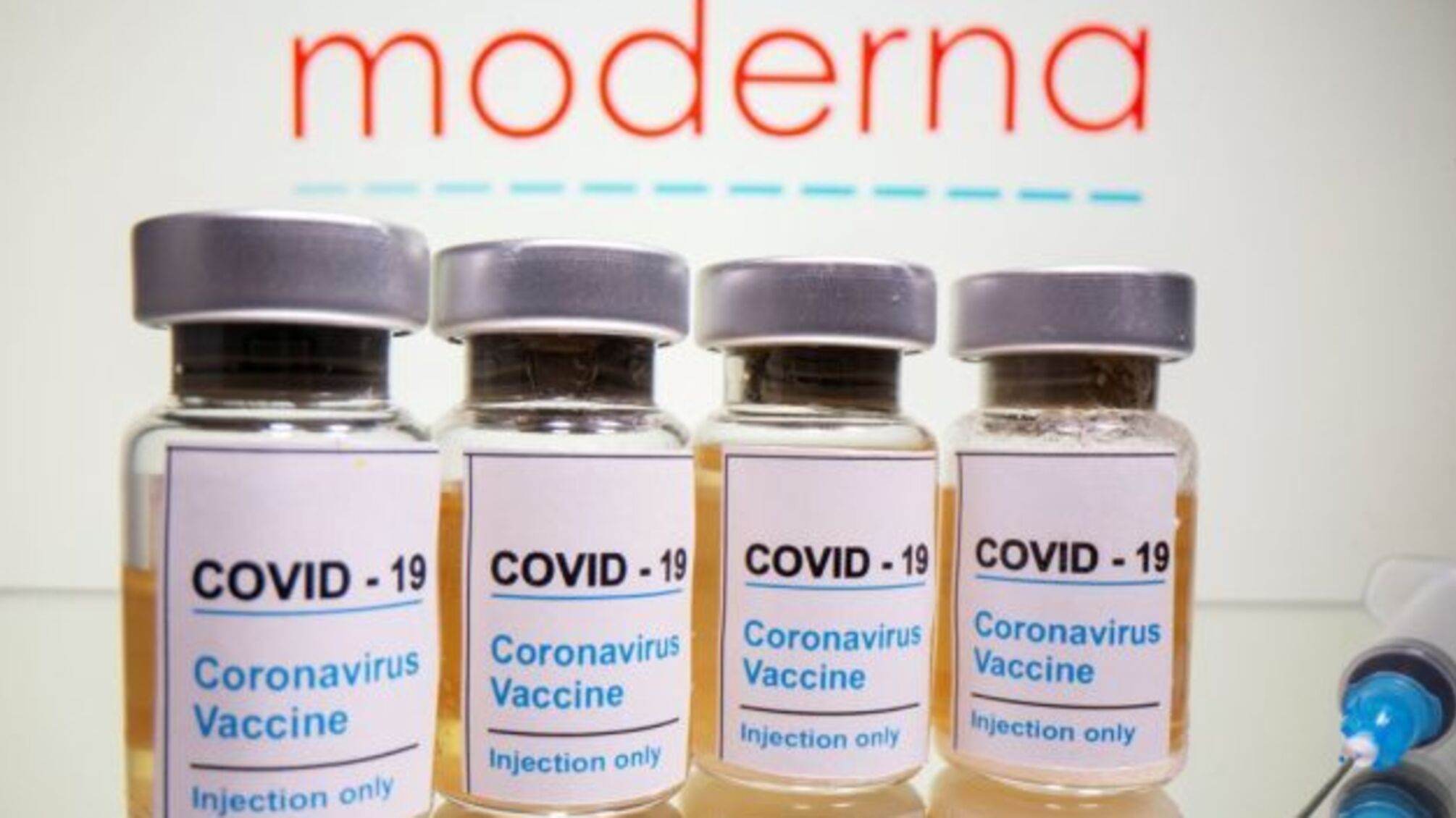 Канада купуватиме COVID-вакцини ще принаймні два роки