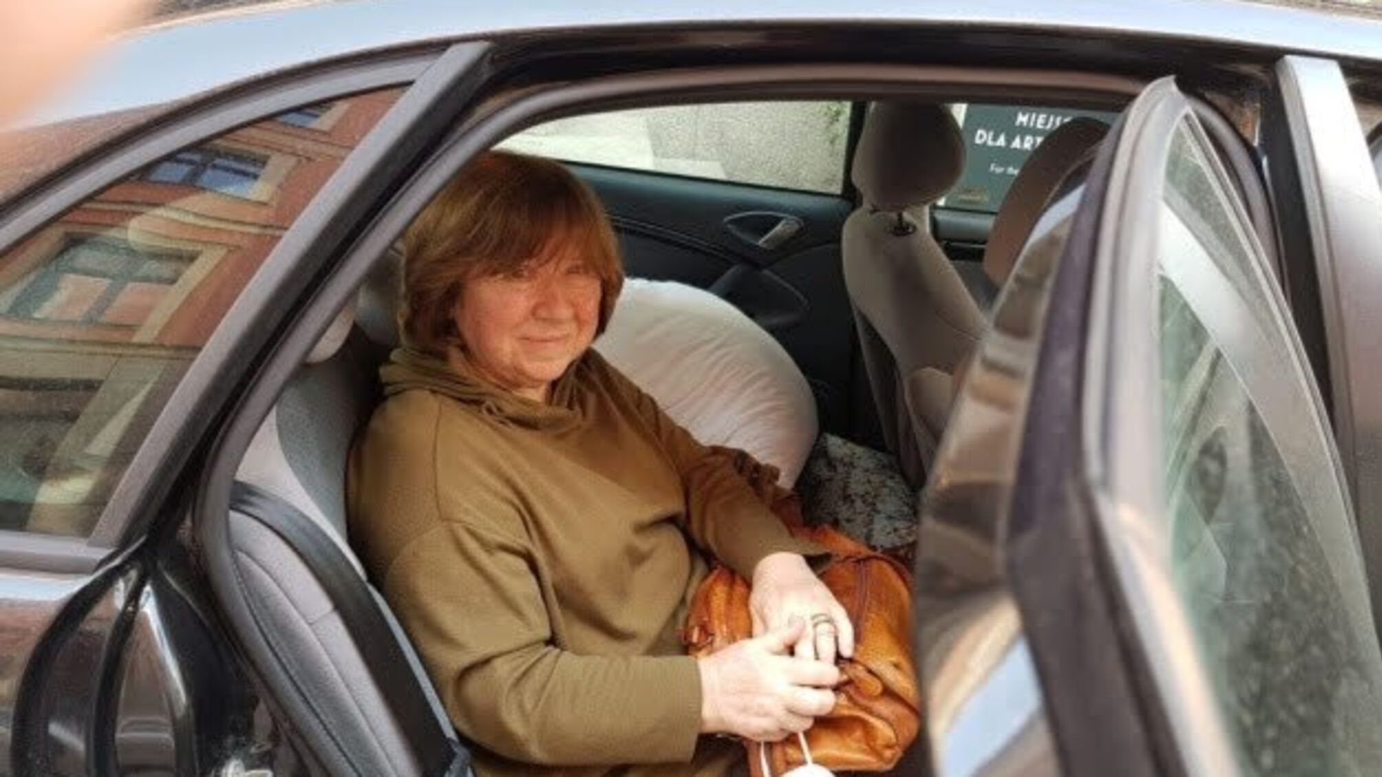У Білорусі ліквідували ПЕН-центр, яким керувала нобелівська лауреатка Алексієвич
