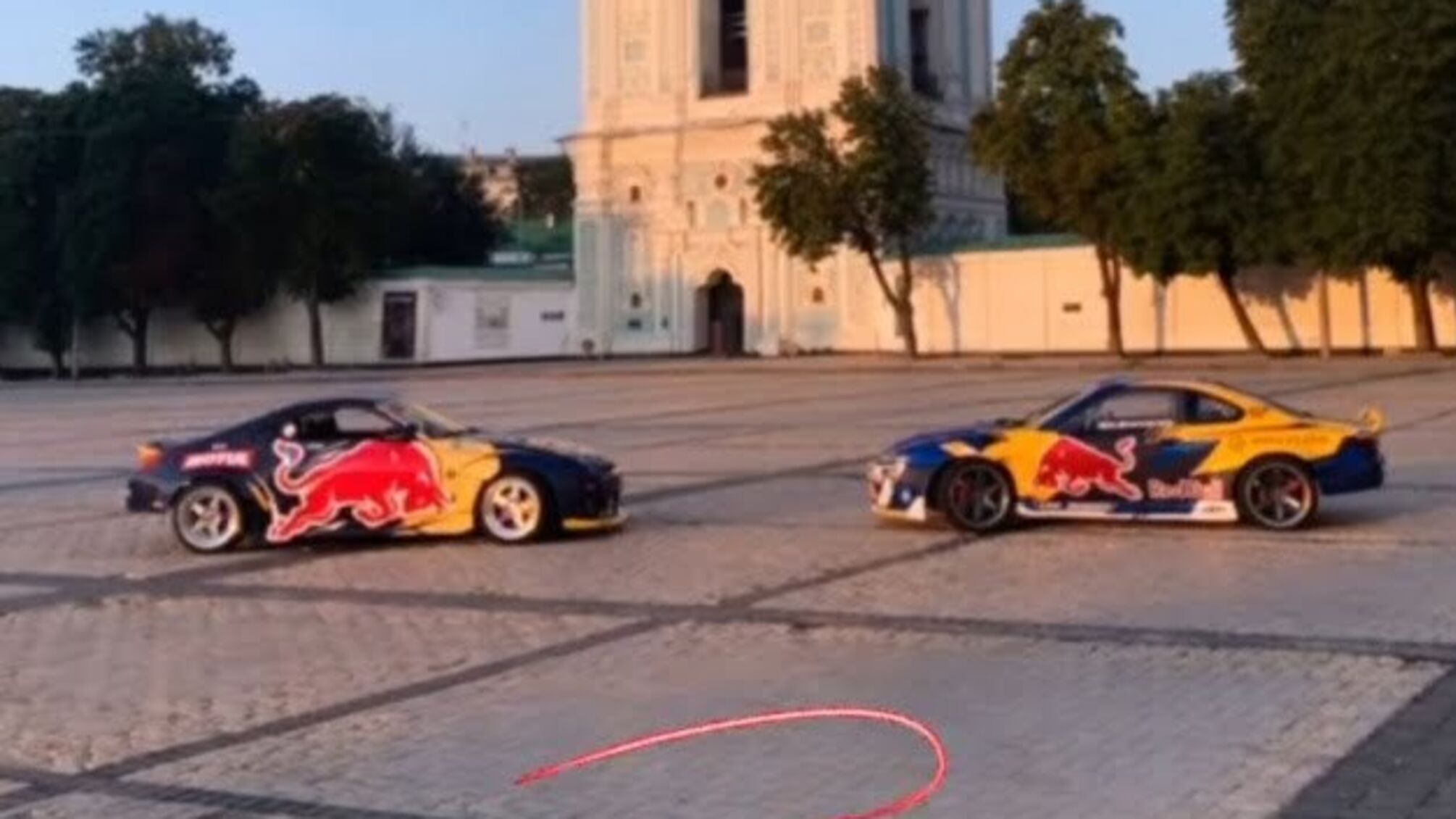 Дрифт на Софійській площі: у прокуратурі заявили, що авто можуть вилучити