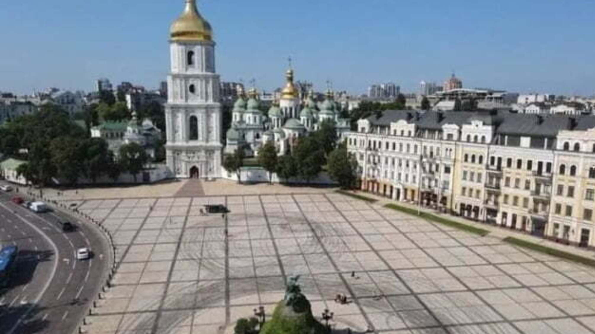 Прокуратура вилучила автомобілі, які влаштували дрифт на Софійській площі