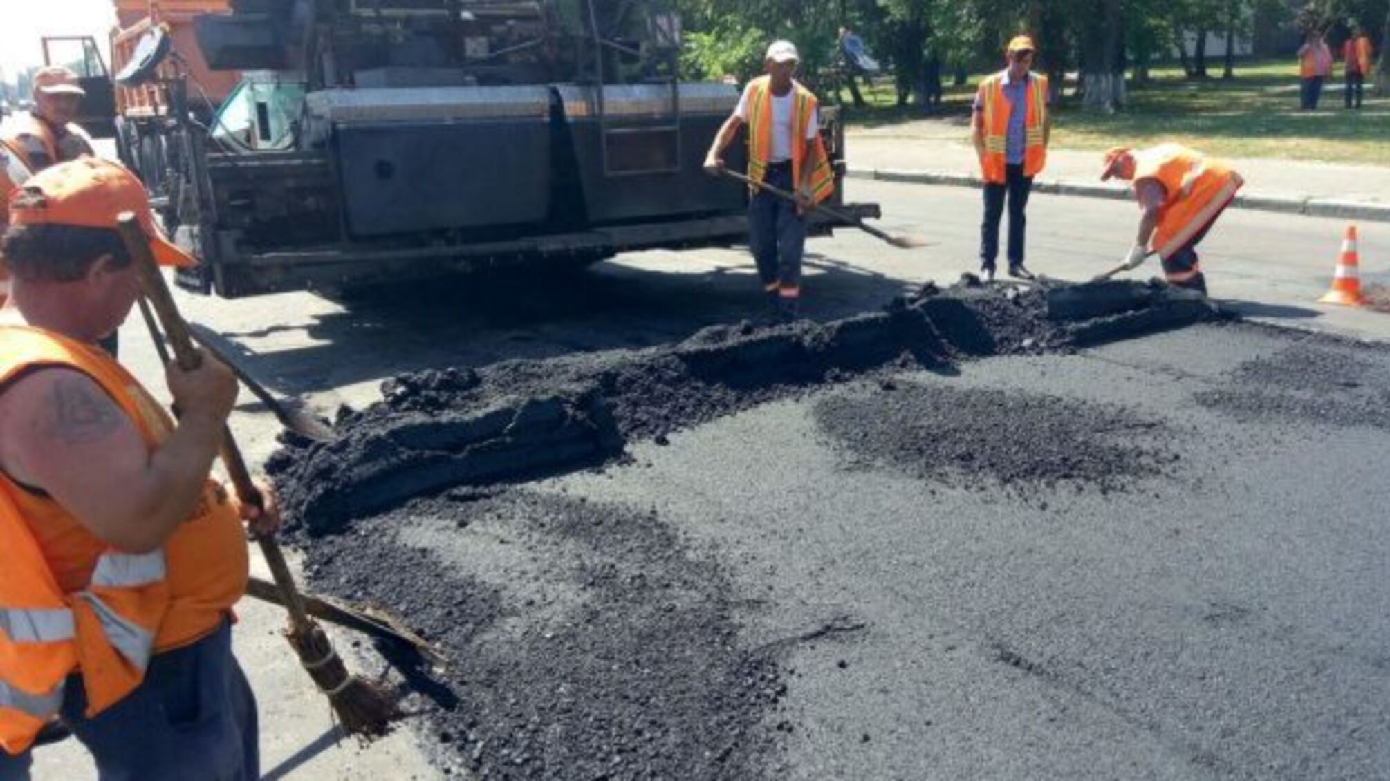 На столичній вулиці Грінченка до 15 вересня обмежать рух