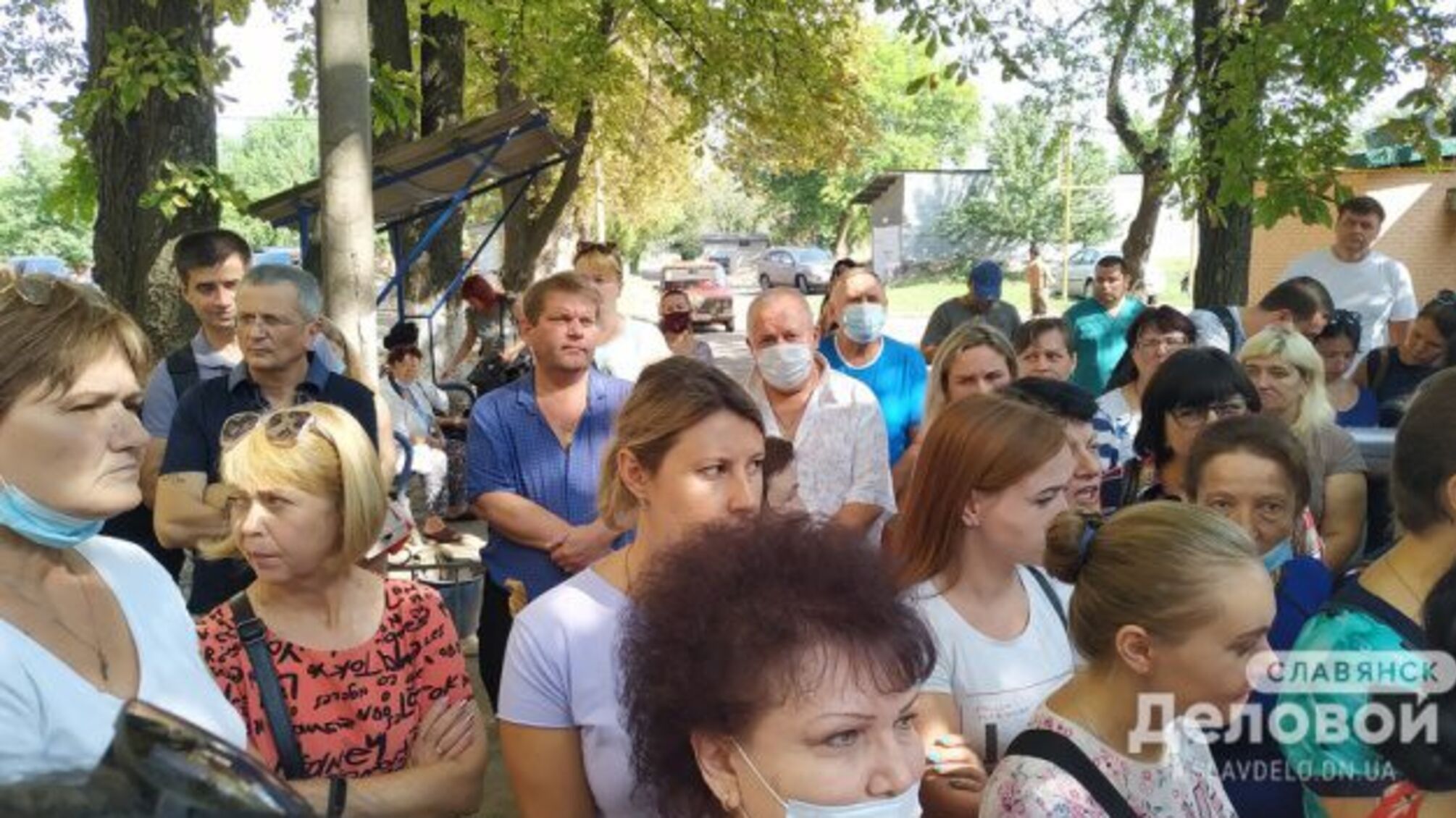 У Слов'янську мітингували медики, вимагаючи виплатити зарплату