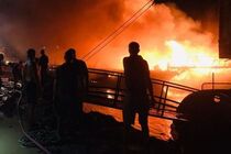 В порту турецької Аланії згоріли чотири туристичні катери