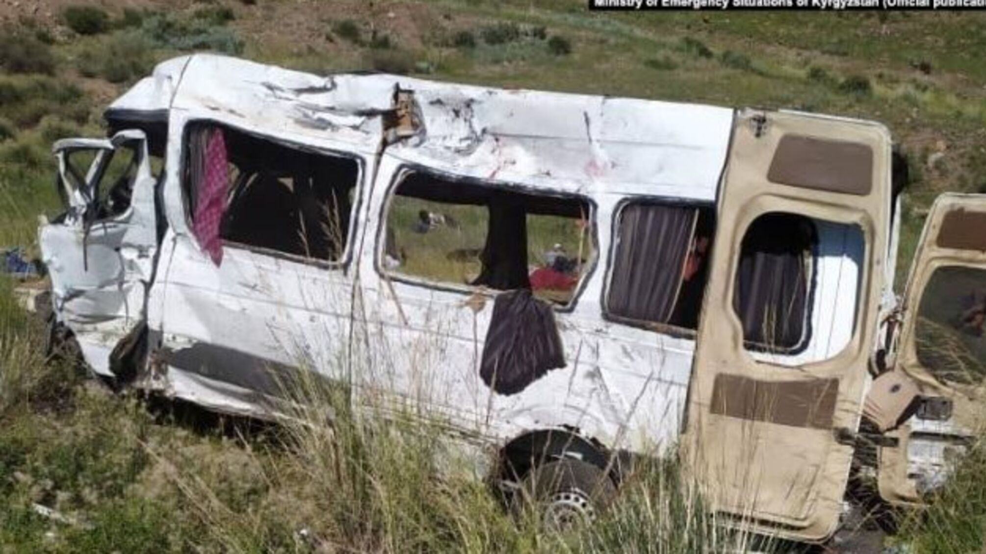 У Киргизстані мікроавтобус зіткнувся з вантажівкою, п'ятеро загиблих