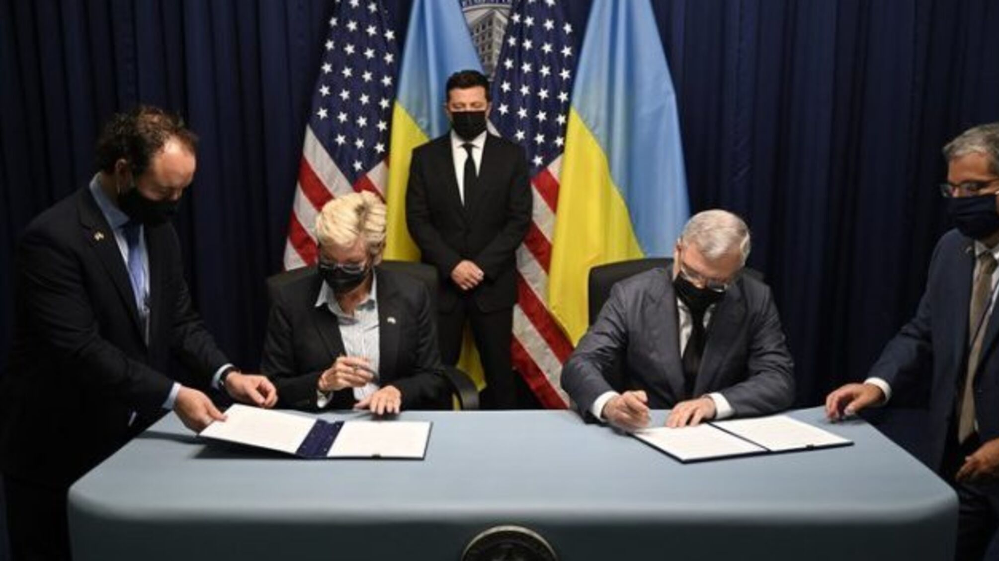 Україна і США започаткували стратегічний діалог у сфері енергетики й клімату — Зеленський