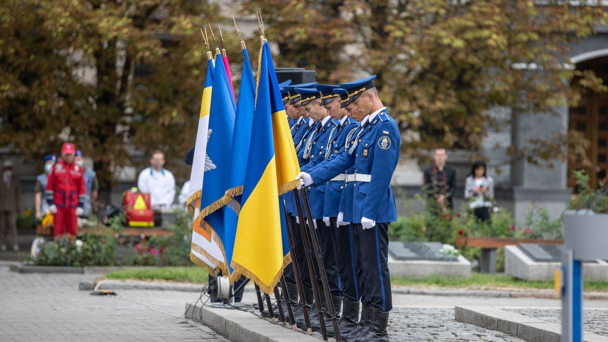 Керівництво держави та МВС вшанувало пам'ять військових та правоохоронців, які загинули, захищаючи Україну