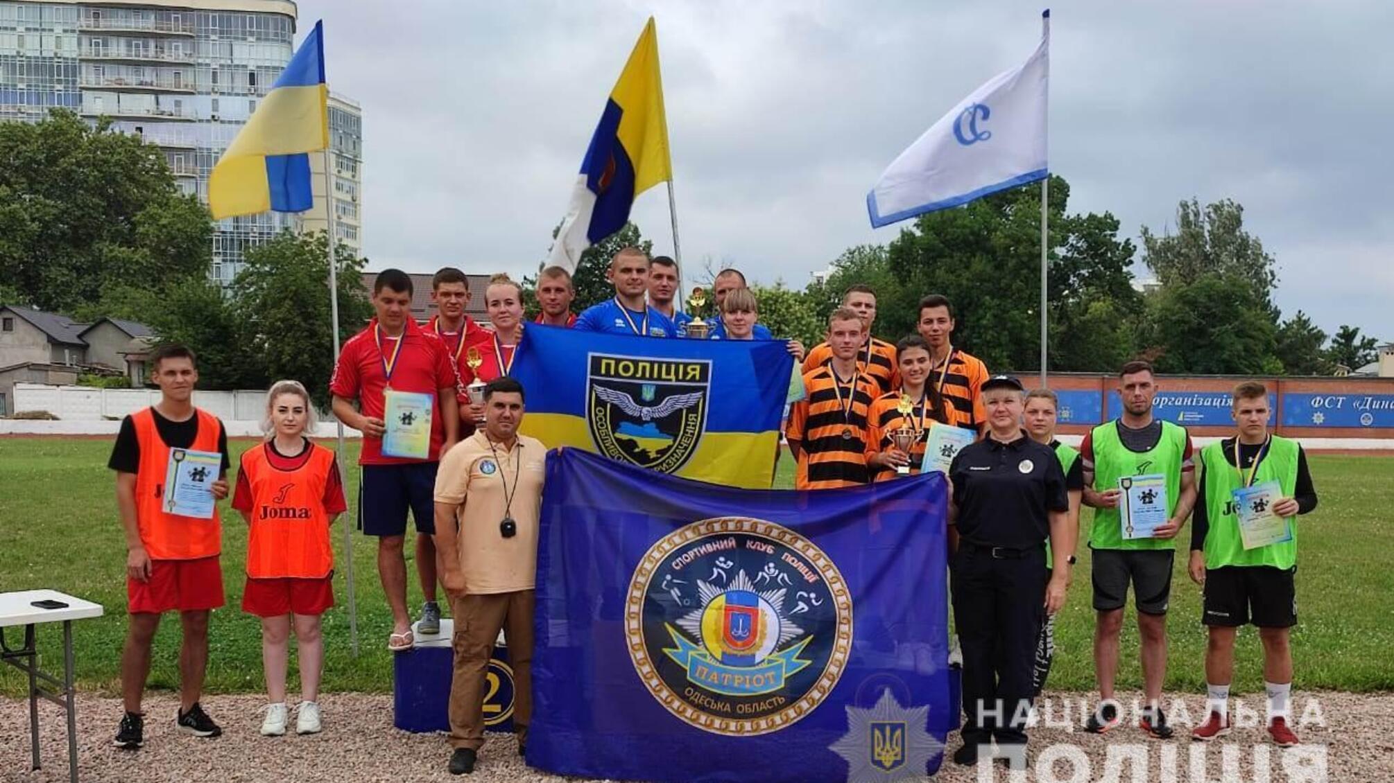 Поліцейські Одещини змагалися у функціональному багатоборстві