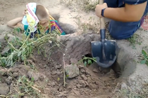 В Винницкой области 12-летний ребенок застрял в яме, которую вырыла его собака (видео)