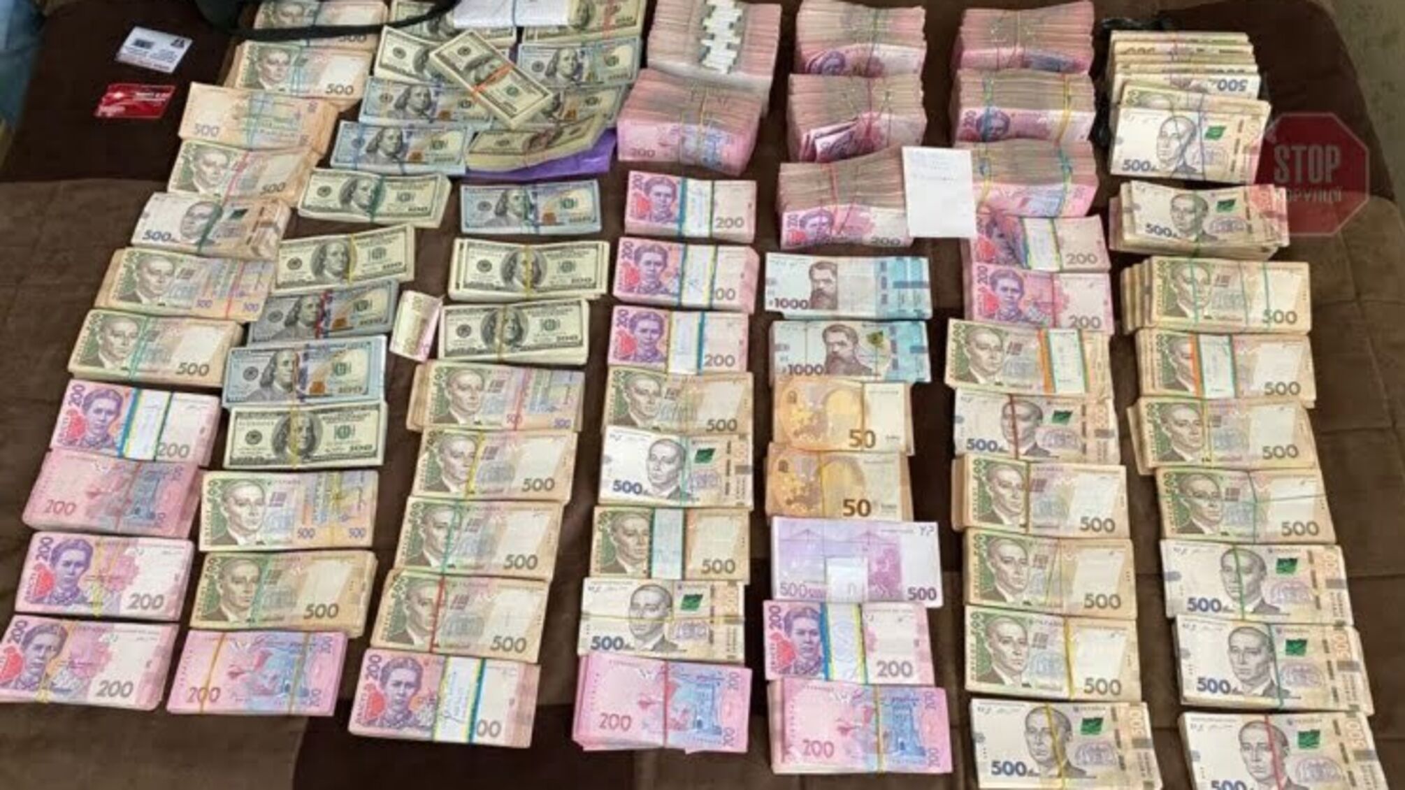 У Києві начальника райуправління освіти підозрюють у розтраті двох мільйонів