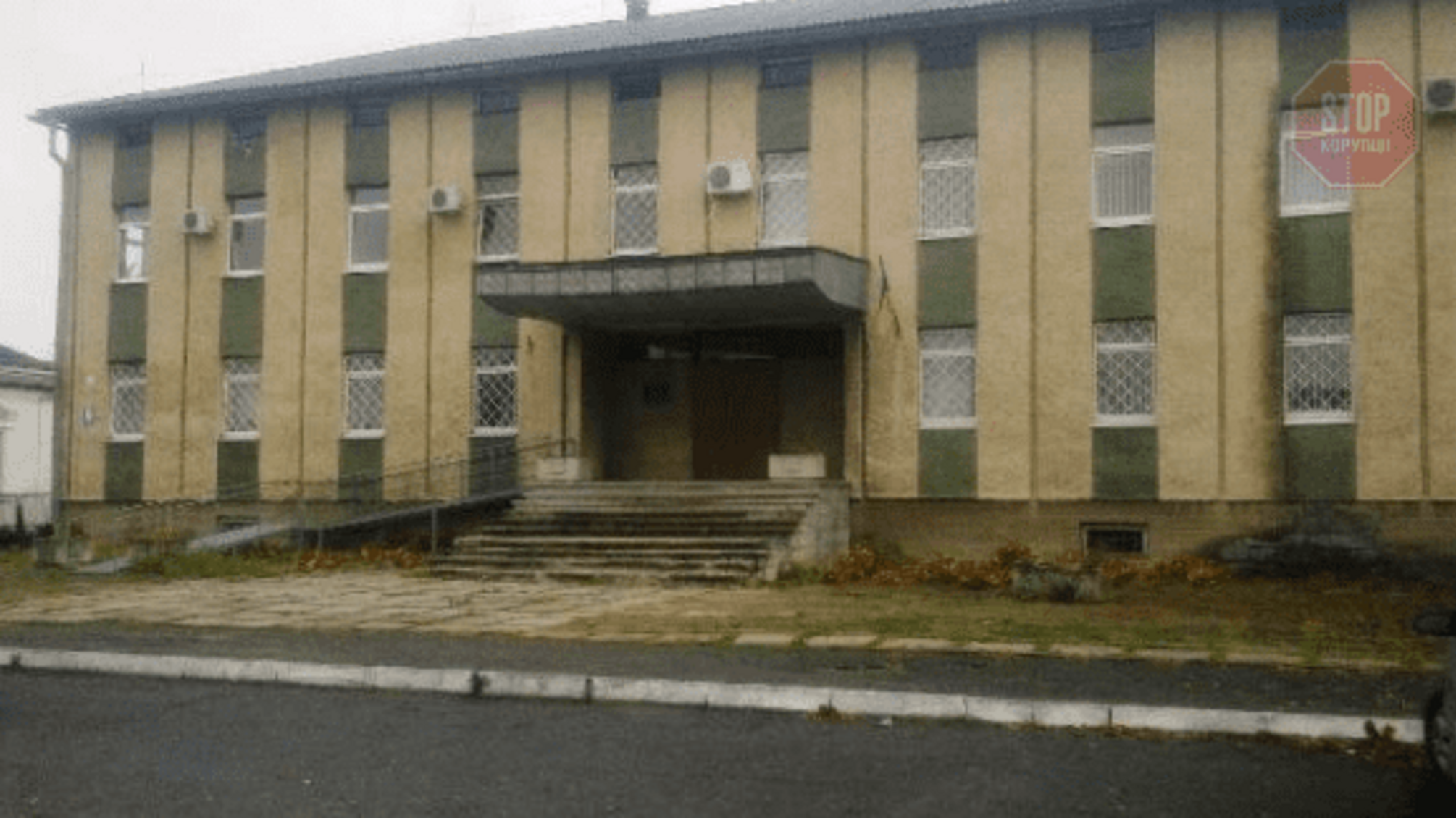 Помощница судьи во Львовской области подала в суд на адвоката, который назвал ее собакой, и отсудила 10 000 грн