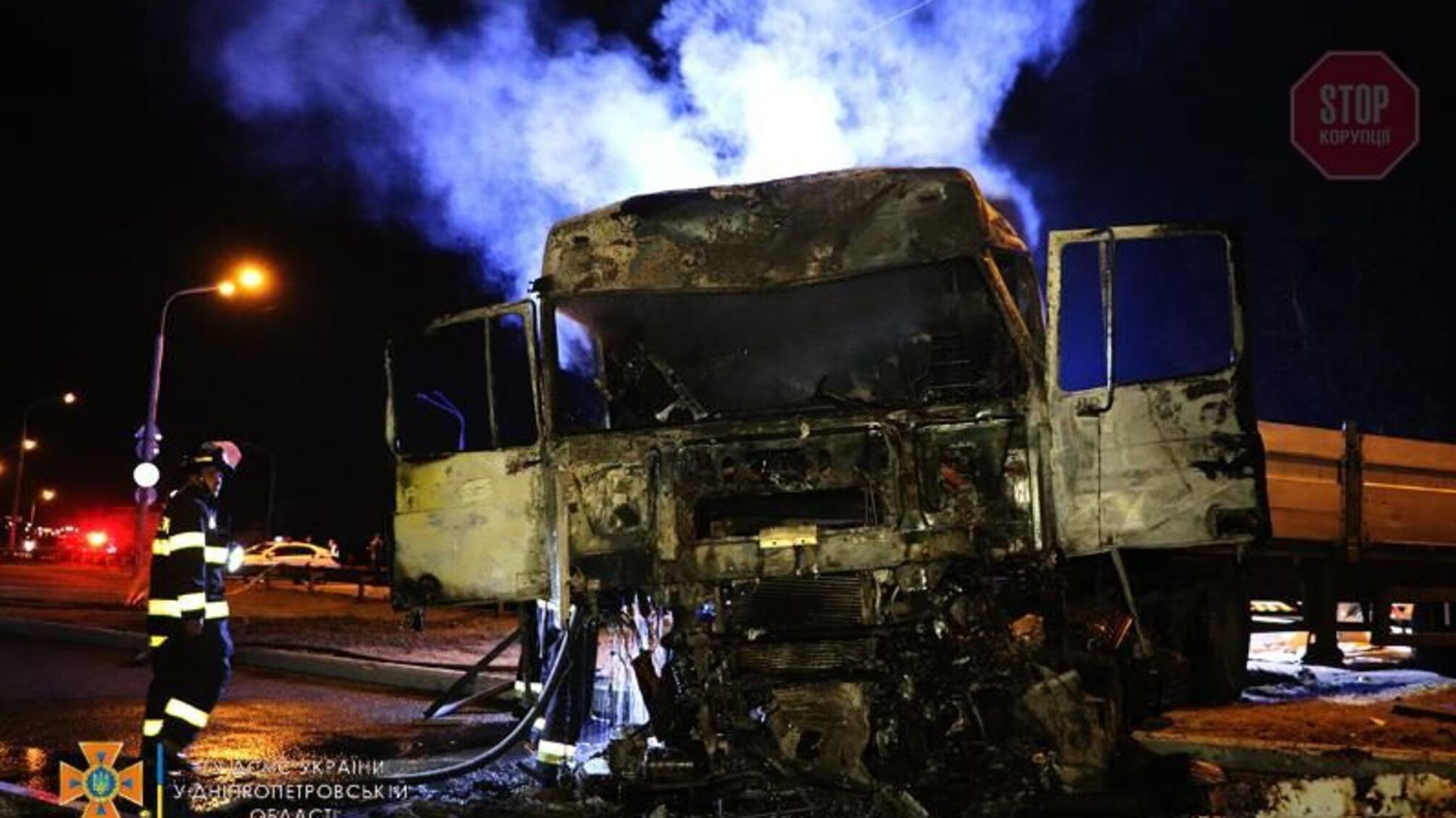 Масштабная авария со смертельным исходом с участием четырех грузовиков в Днепропетровской области (ФОТО, ВИДЕО)