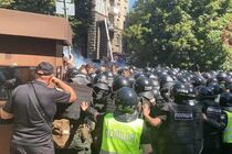 В столице произошли столкновения националистов и правоохранителей (видео)