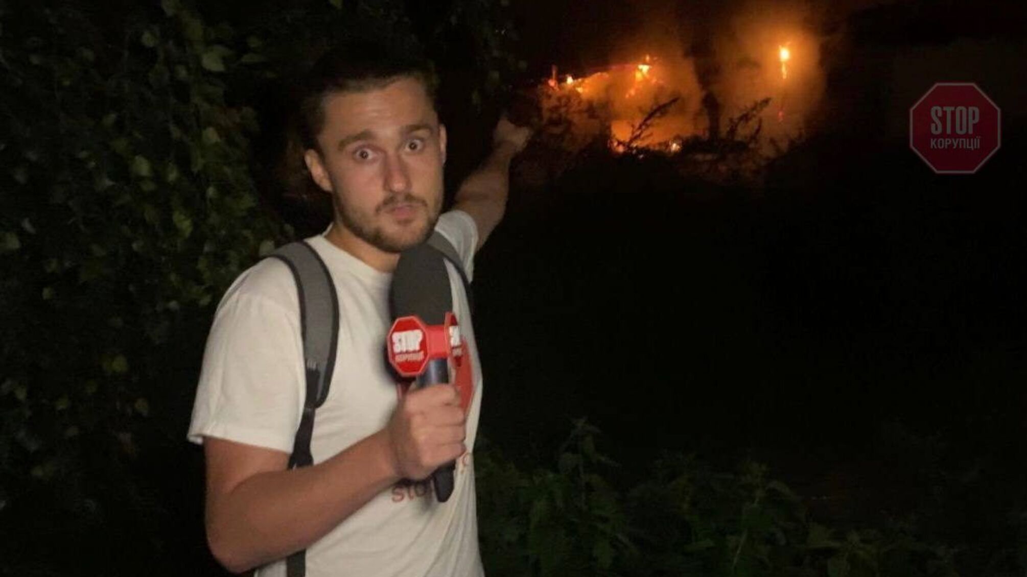 У Києві на Позняках масштабна пожежа - кадри