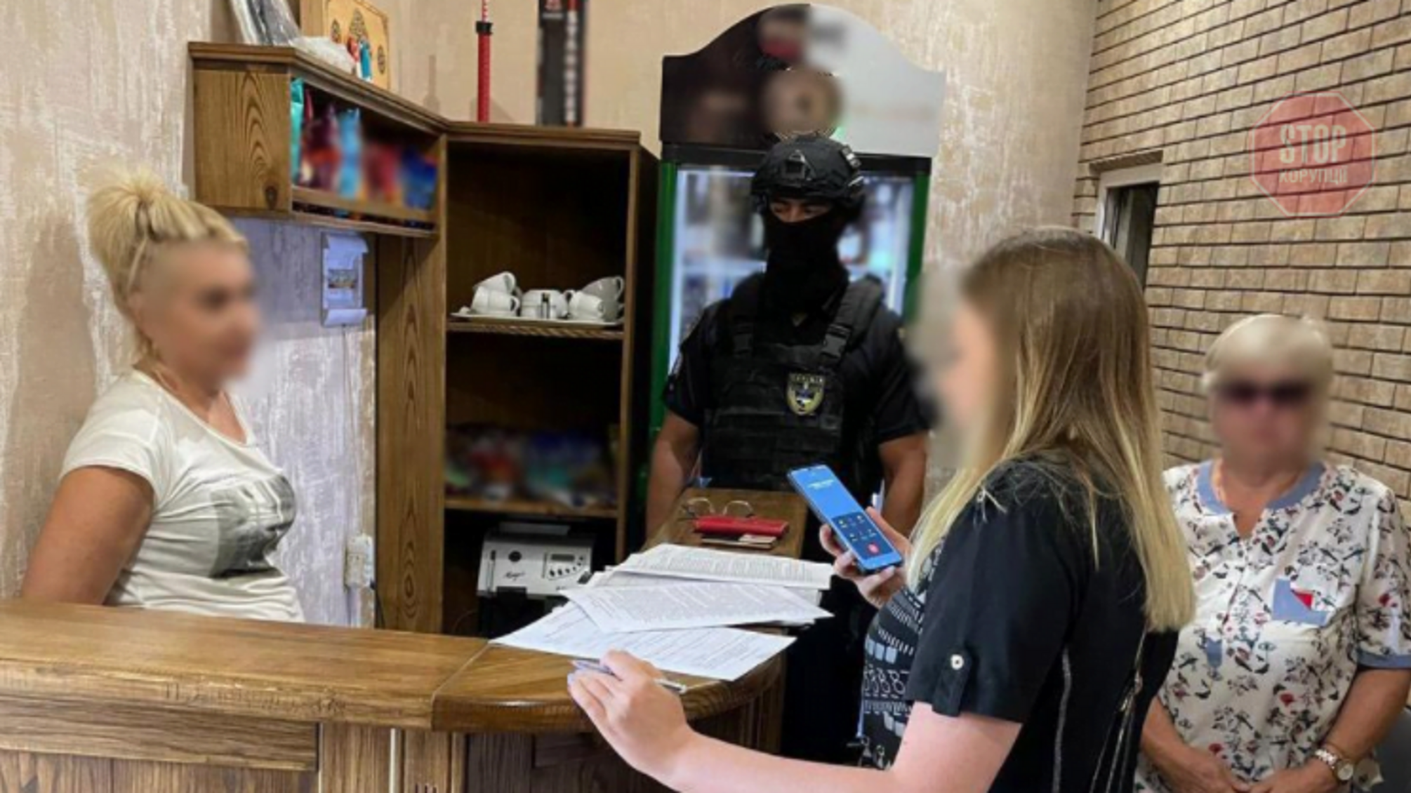 В Николаевской области мужчина устроил бордель в комплексе для отдыха (фото)