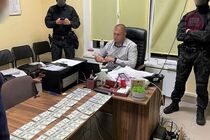 Руководителя Чайковский полиции Сака поймали после вымогательство 3000 долларов (фото)