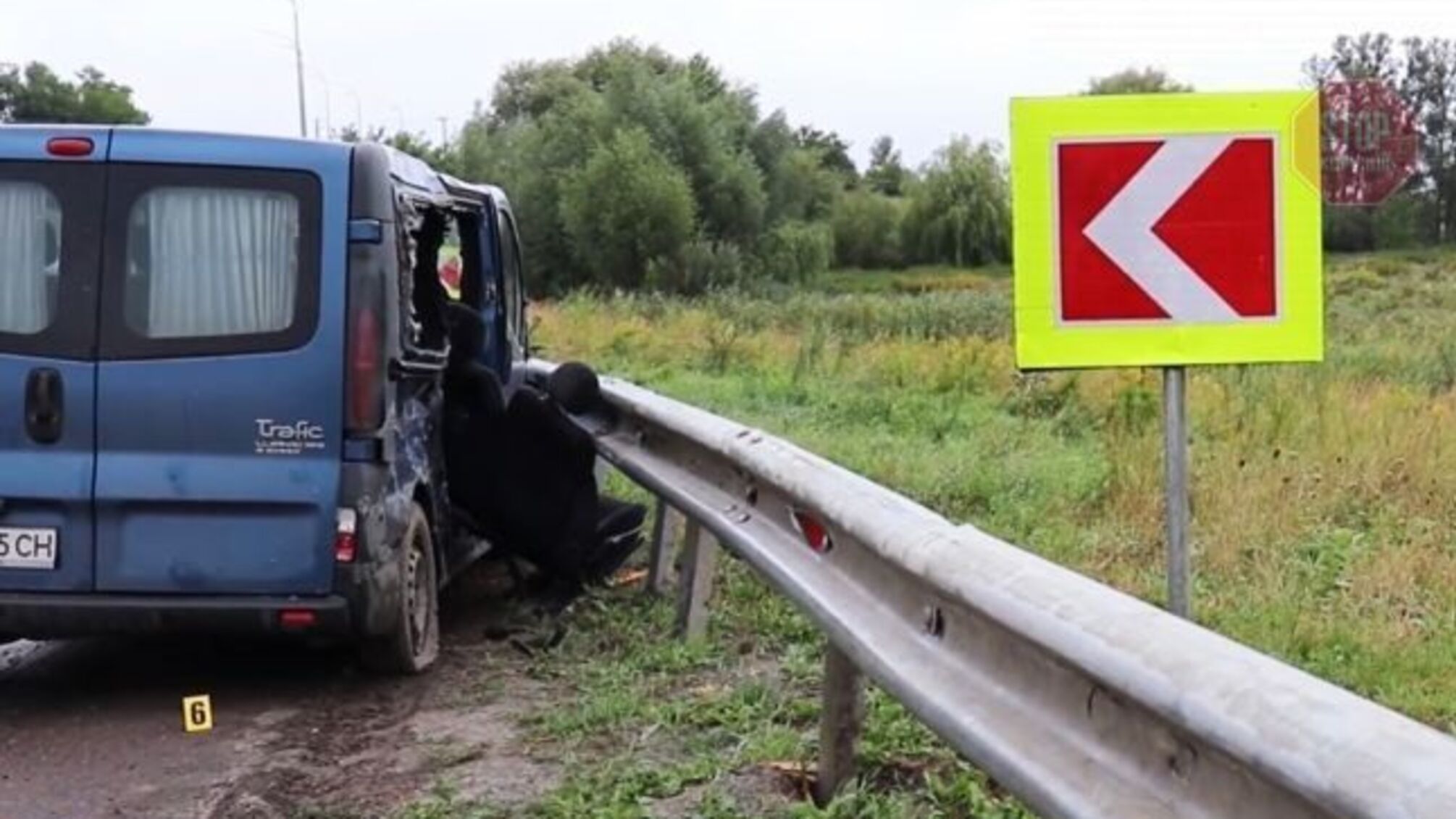 На Рівненщині мікроавтобус потрапив у ДТП, є жертви (відео)
