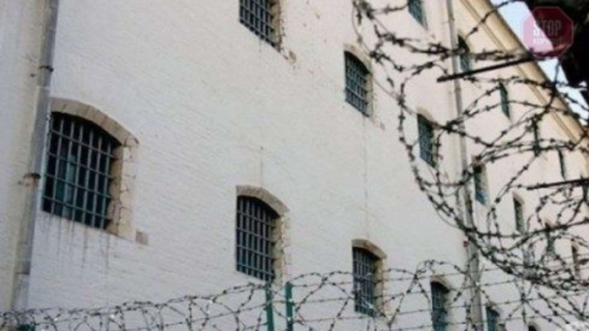 Наглядачів Маневицької колонії, які по-звірячому вбили в’язня, звільнили від покарання