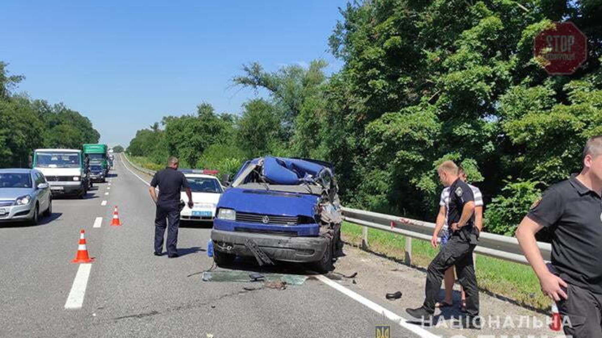 В Тернопольской области водитель автомобиля уснул за рулем и влетел в грузовик (фото)