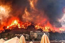 В Турции спасатели взяли под контроль распространение более 100 лесных пожаров