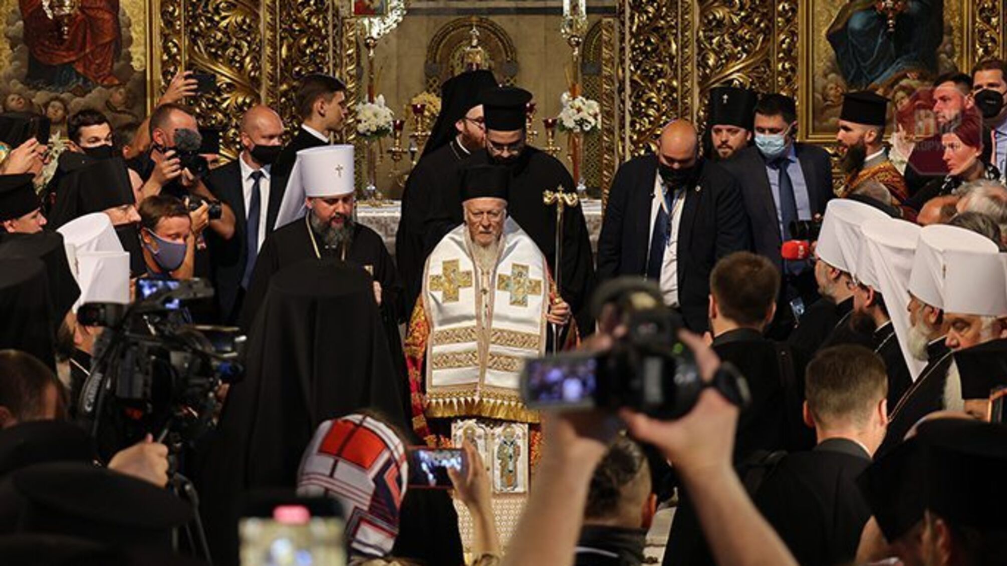 В Михайловском соборе прошла благодарственная молитва с Варфоломеем (фото, видео)