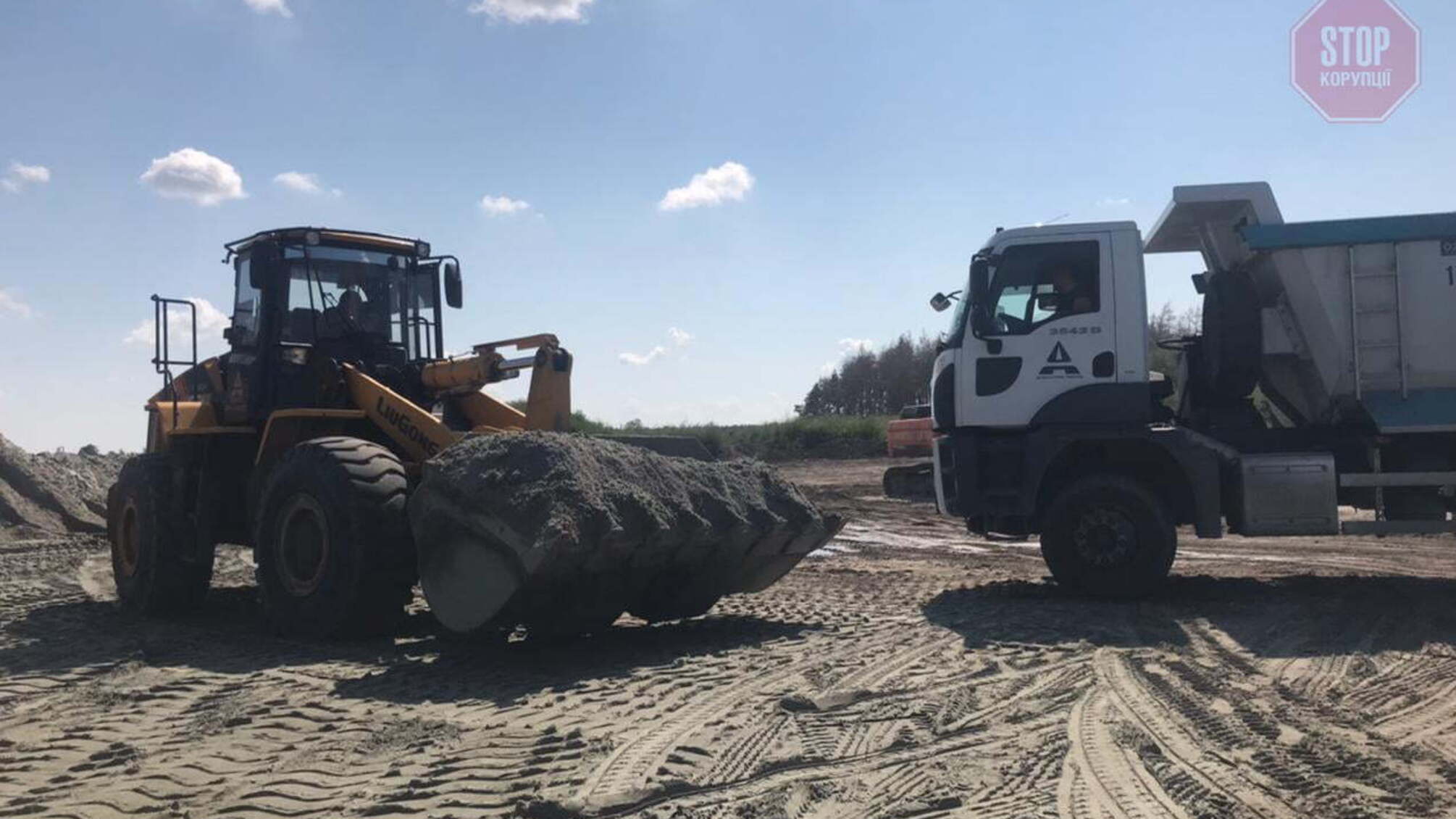 Крадут и продают песок на ''Великом строительстве'' Зеленского: в Днепропетровской области раскрыли незаконный бизнес