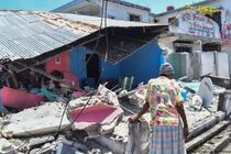 Мощное землетрясение на Гаити: число жертв превысило 300 человек (видео 18+)